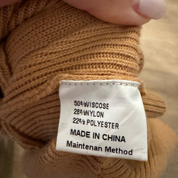 Peplum V sweater - Picture 3 of 3